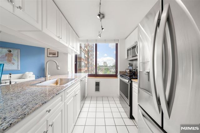 100 Old Palisade Road 1801, Fort Lee, NJ 07024