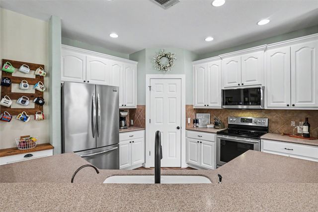 201 Christine LN, Liberty Hill, TX 78642