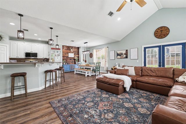 201 Christine LN, Liberty Hill, TX 78642