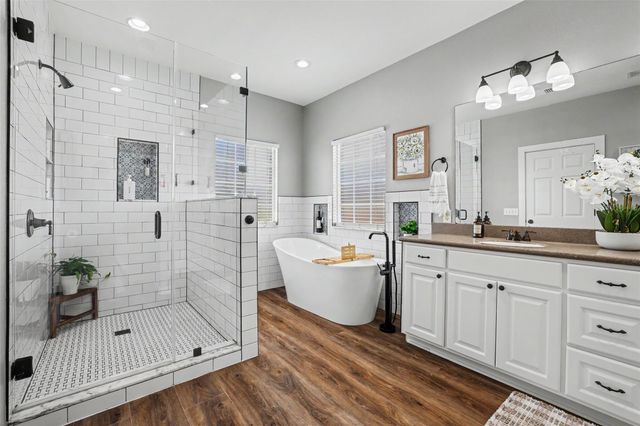 201 Christine LN, Liberty Hill, TX 78642