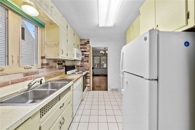 734 Shady Lane, Mt Lebanon, PA 15228