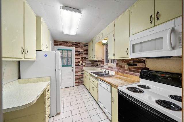 734 Shady Lane, Mt Lebanon, PA 15228