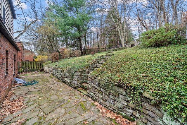 734 Shady Lane, Mt Lebanon, PA 15228
