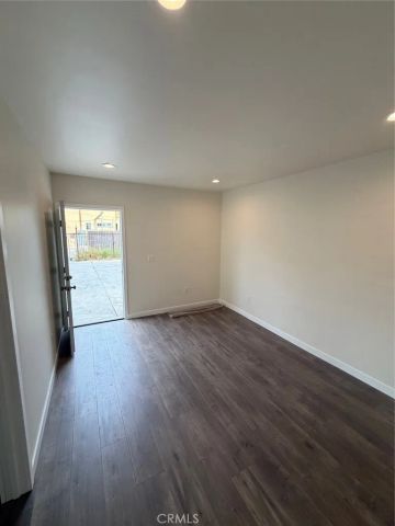 805 E 25TH ST, Los Angeles, CA 90011