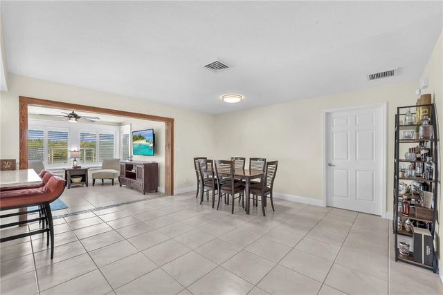 911 SILVER PALM WAY, Apollo Beach, FL 33572