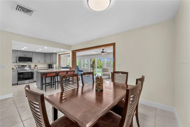 911 SILVER PALM WAY, Apollo Beach, FL 33572