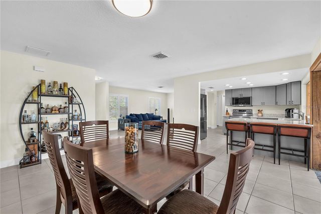 911 SILVER PALM WAY, Apollo Beach, FL 33572