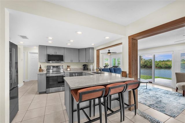 911 SILVER PALM WAY, Apollo Beach, FL 33572