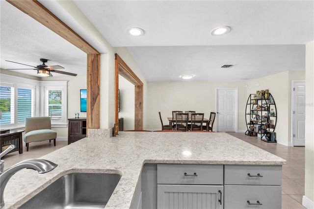 911 SILVER PALM WAY, Apollo Beach, FL 33572