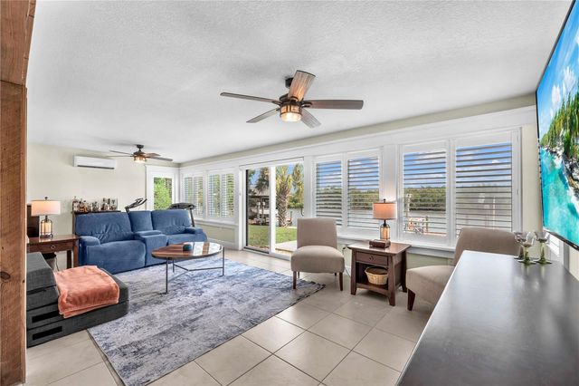 911 SILVER PALM WAY, Apollo Beach, FL 33572