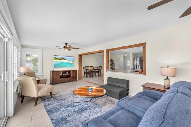 911 SILVER PALM WAY, Apollo Beach, FL 33572