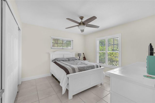 911 SILVER PALM WAY, Apollo Beach, FL 33572