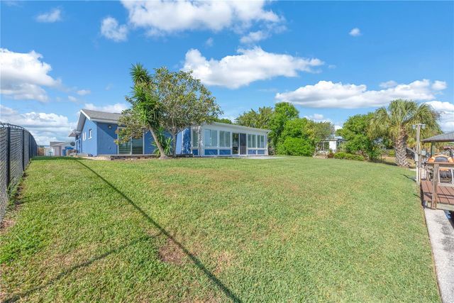 911 SILVER PALM WAY, Apollo Beach, FL 33572