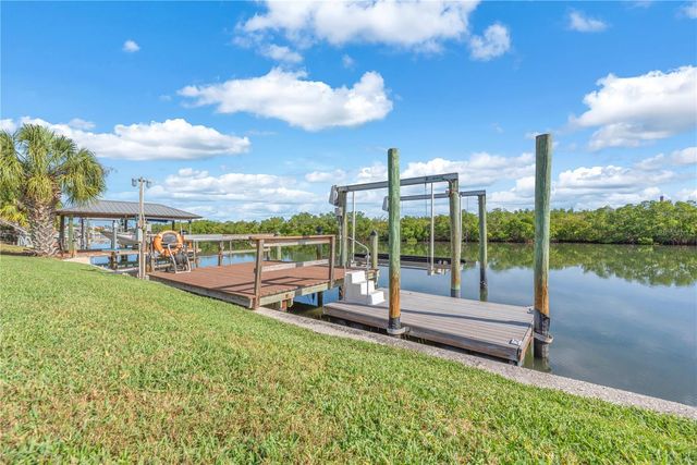 911 SILVER PALM WAY, Apollo Beach, FL 33572