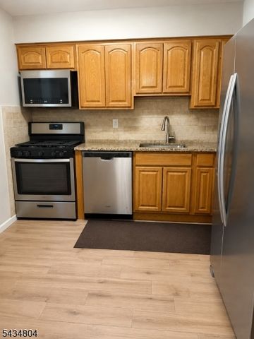 38 Park St B, Florham Park Boro, NJ 07932