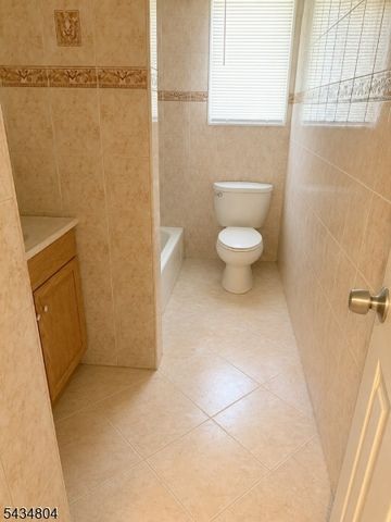38 Park St B, Florham Park Boro, NJ 07932