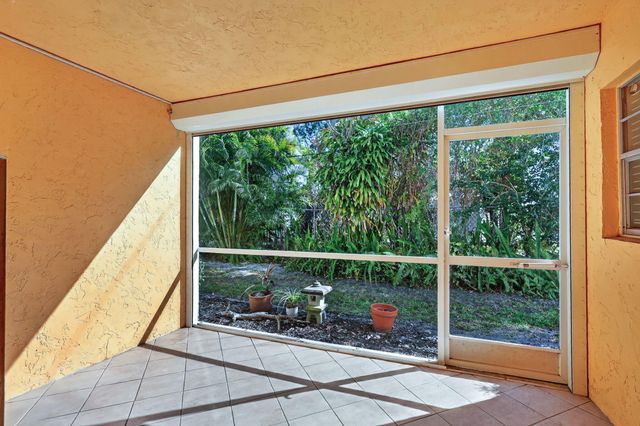 2950 SE Ocean Boulevard 12, Stuart, FL 34996