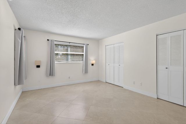 2950 SE Ocean Boulevard 12, Stuart, FL 34996