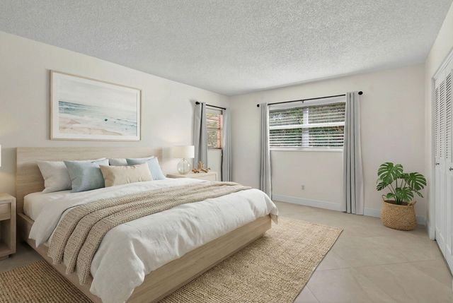 2950 SE Ocean Boulevard 12, Stuart, FL 34996