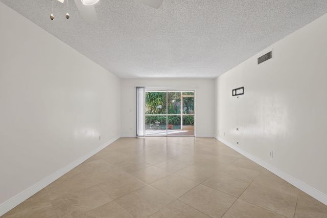 2950 SE Ocean Boulevard 12, Stuart, FL 34996