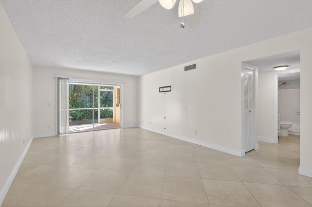 2950 SE Ocean Boulevard 12, Stuart, FL 34996