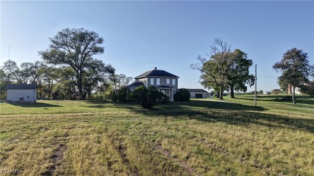 4585 Kemary Avenue SW, Navarre, OH 44662