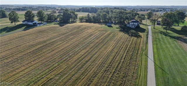 4585 Kemary Avenue SW, Navarre, OH 44662