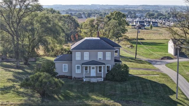 4585 Kemary Avenue SW, Navarre, OH 44662