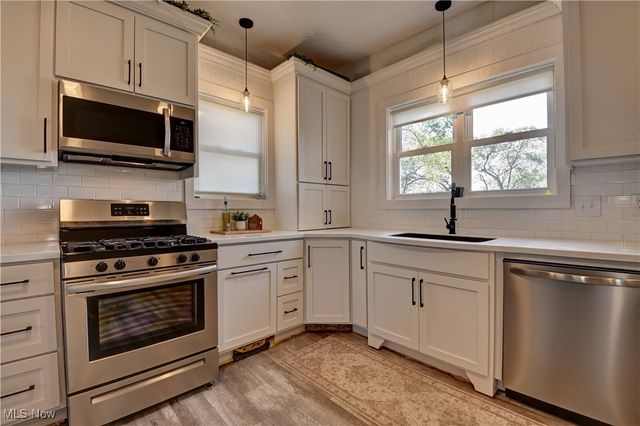 4585 Kemary Avenue SW, Navarre, OH 44662