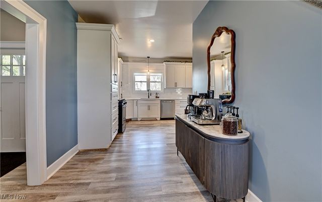 4585 Kemary Avenue SW, Navarre, OH 44662