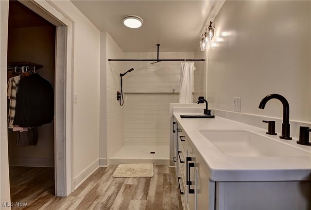 4585 Kemary Avenue SW, Navarre, OH 44662