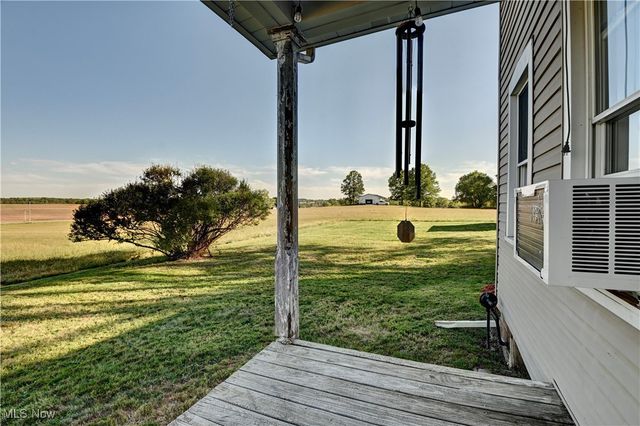 4585 Kemary Avenue SW, Navarre, OH 44662