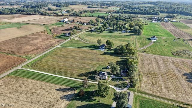 4585 Kemary Avenue SW, Navarre, OH 44662