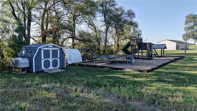 4585 Kemary Avenue SW, Navarre, OH 44662