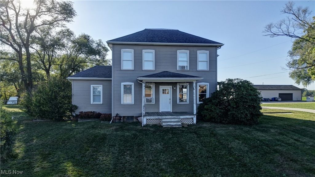 4585 Kemary Avenue SW, Navarre, OH 44662