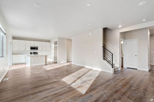 261 N ROUNDABOUT ST, Saratoga Springs, UT 84045