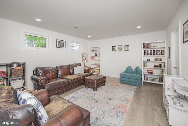 104 HARTZELS LN, Chalfont, PA 18914