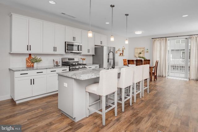 104 HARTZELS LN, Chalfont, PA 18914
