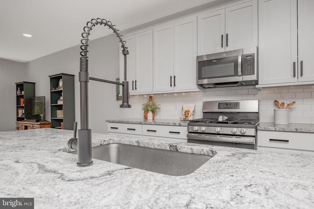 104 HARTZELS LN, Chalfont, PA 18914