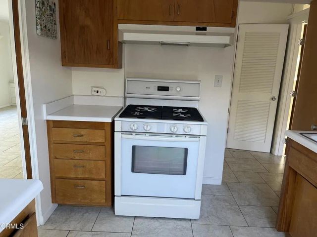 2827 Pierpont Boulevard, Ventura, CA 93001