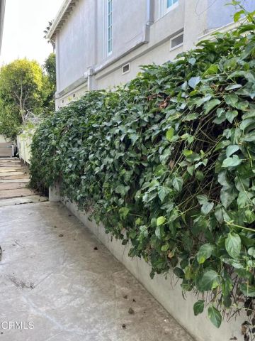 2827 Pierpont Boulevard, Ventura, CA 93001