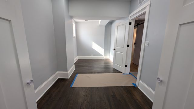 5028 W Lawrence Avenue, Chicago, IL 60630