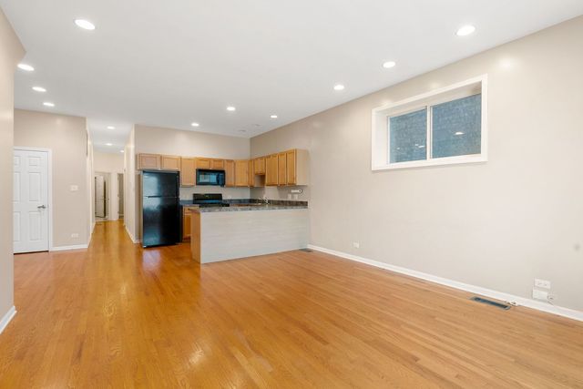 5028 W Lawrence Avenue, Chicago, IL 60630