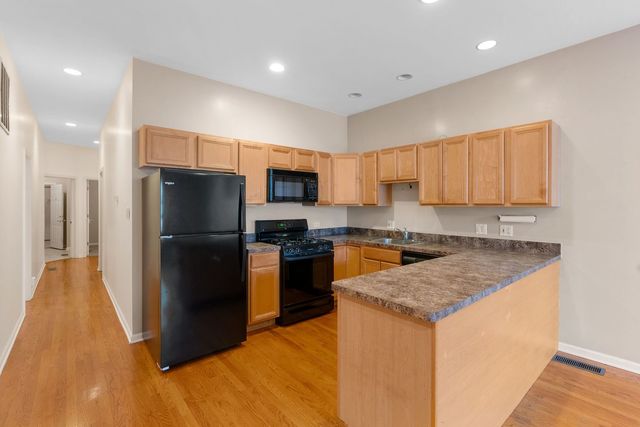 5028 W Lawrence Avenue, Chicago, IL 60630