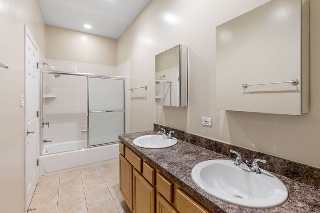 5028 W Lawrence Avenue, Chicago, IL 60630