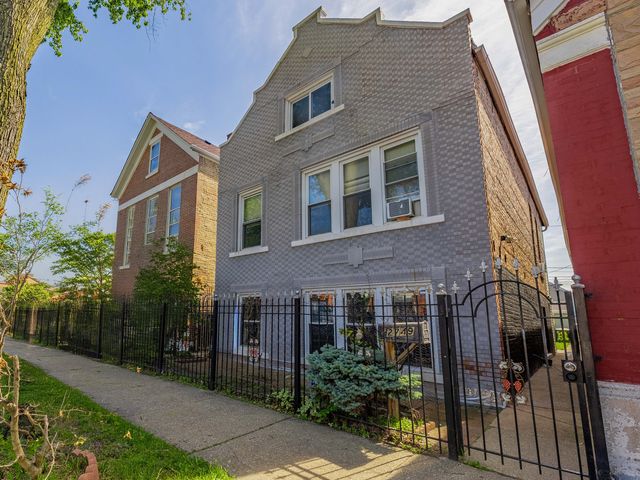 2749 S Trumbull Avenue, Chicago, IL 60623