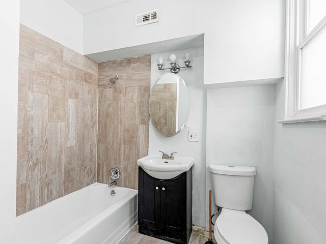 2749 S Trumbull Avenue, Chicago, IL 60623