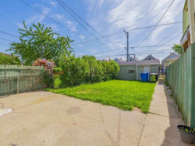 2749 S Trumbull Avenue, Chicago, IL 60623