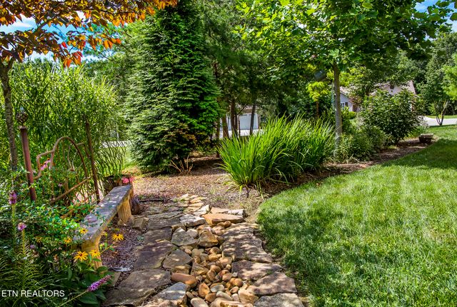 153 Berkshire Loop, Crossville, TN 38558