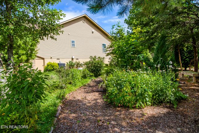 153 Berkshire Loop, Crossville, TN 38558
